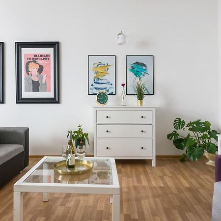 Discover Krakow Apartments - 3 Rakowicka St - Classic Apartments Near Main Station - Netflix Kültér fotó