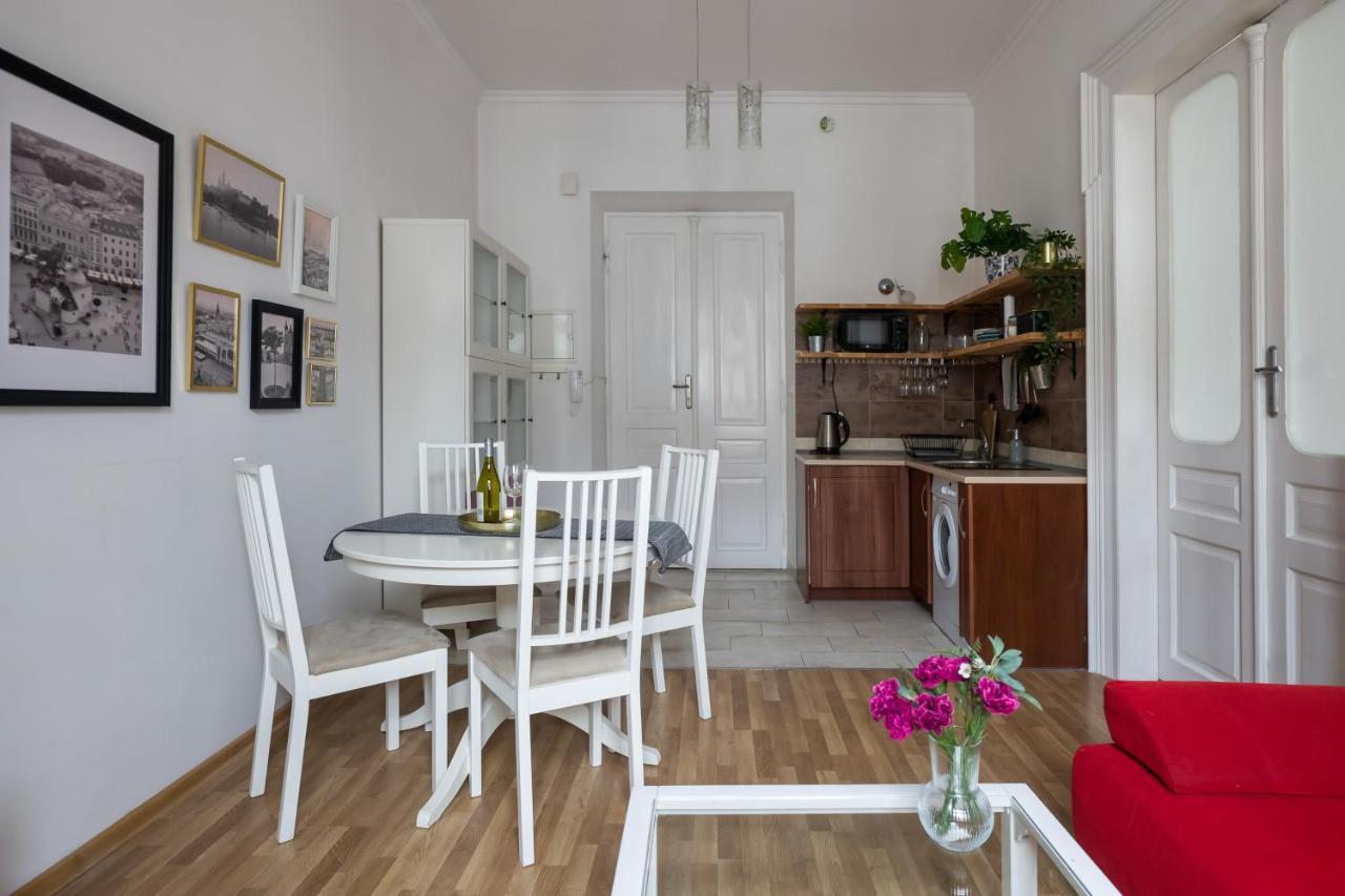 Discover Krakow Apartments - 3 Rakowicka St - Classic Apartments Near Main Station - Netflix Kültér fotó