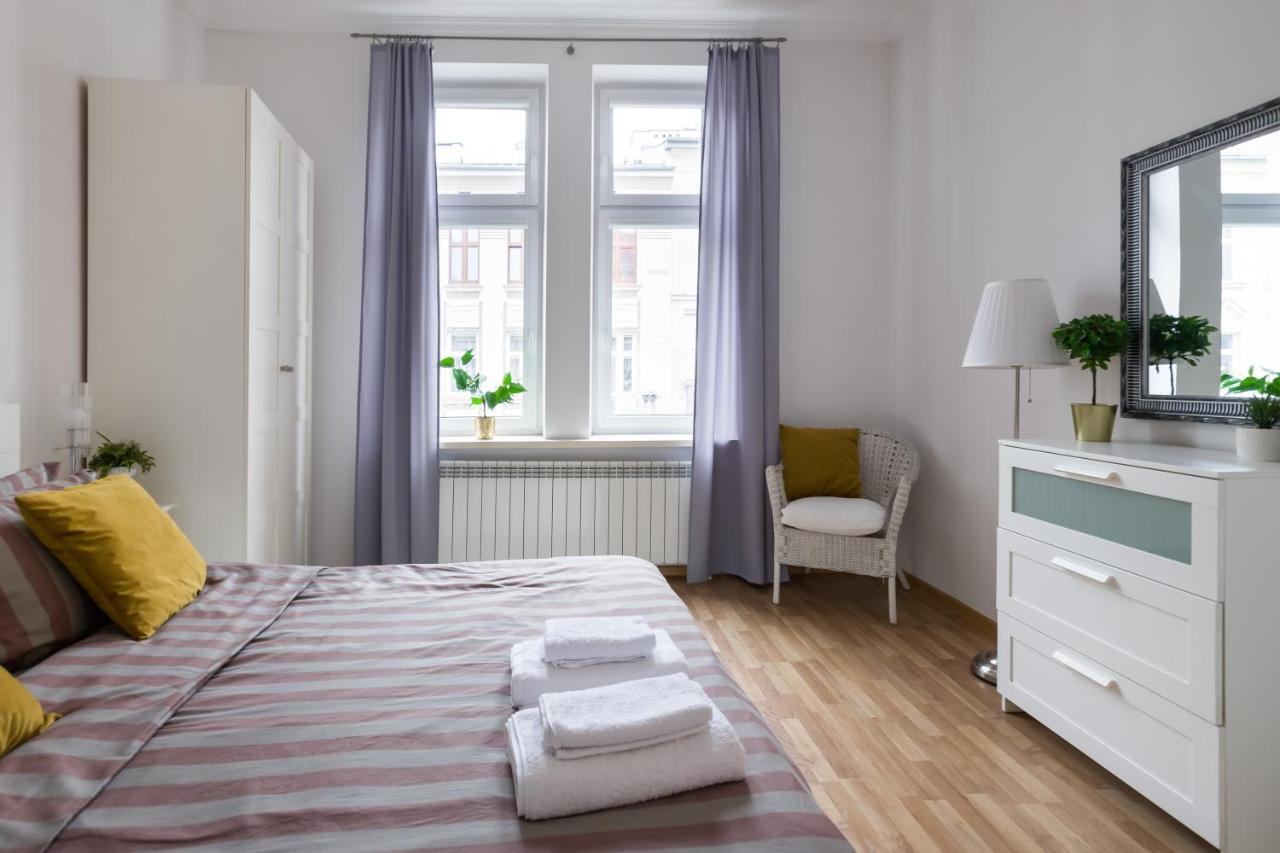 Discover Krakow Apartments - 3 Rakowicka St - Classic Apartments Near Main Station - Netflix Kültér fotó