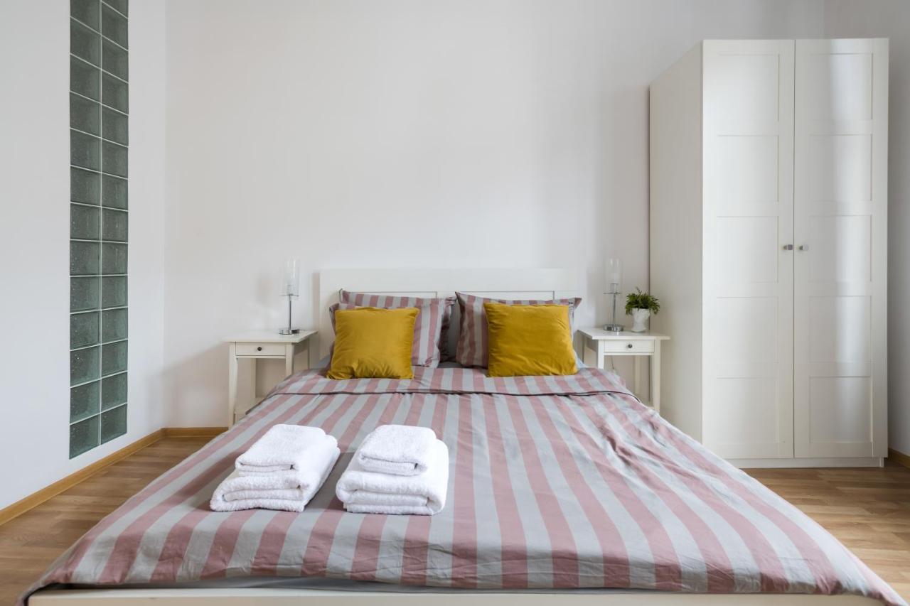 Discover Krakow Apartments - 3 Rakowicka St - Classic Apartments Near Main Station - Netflix Kültér fotó